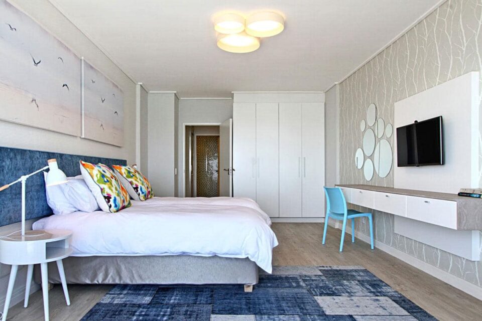 Dunmore Blue - Second bedroom & TV