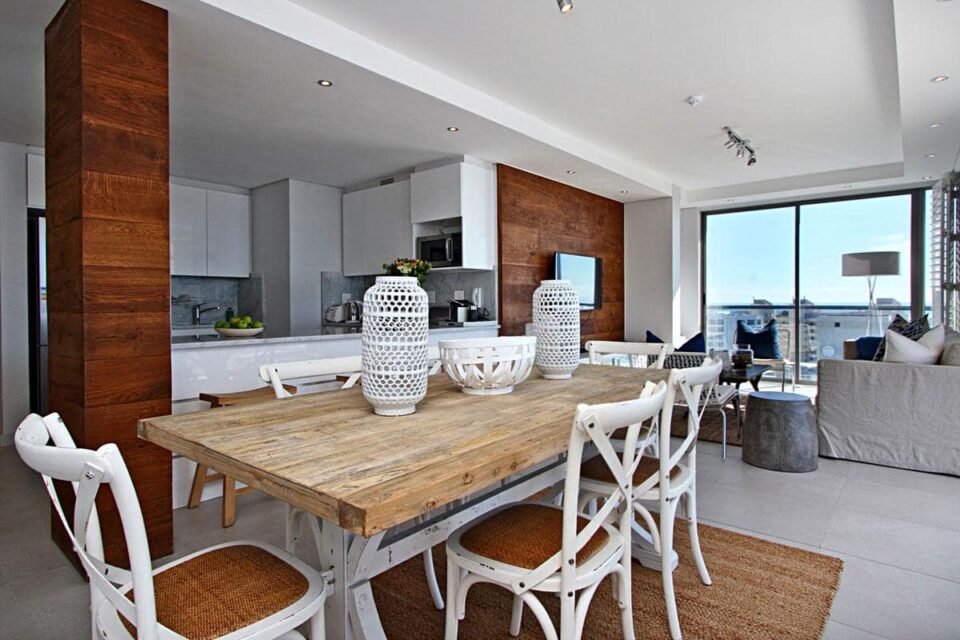 Fairmont 1001 - Dining Room