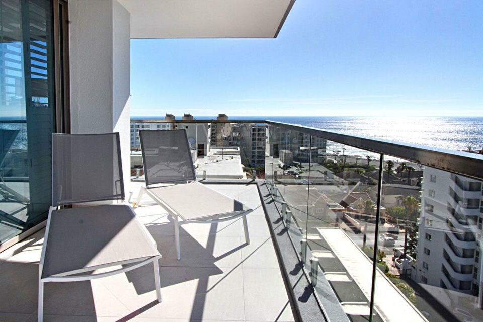 Fairmont 1001 - Balcony Inside View