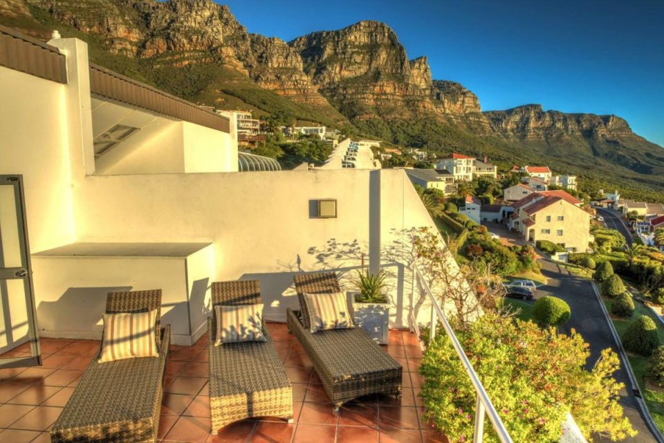 La Plantacion - Sun loungers & view