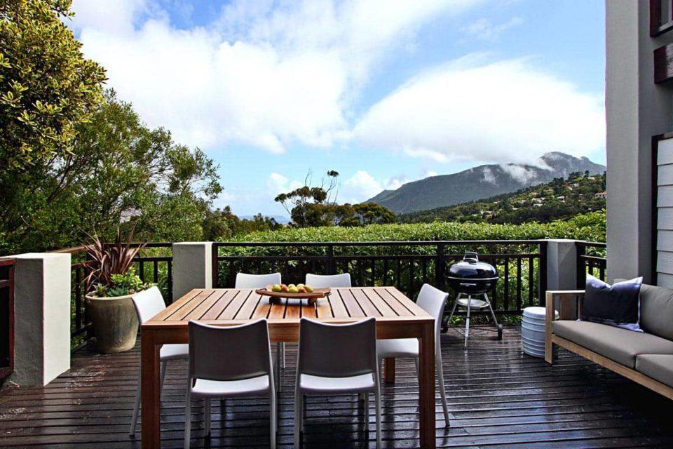 Mountain Lodge - Deck & Outdoor dining