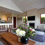 Mountain Lodge - Living & Kitchen area