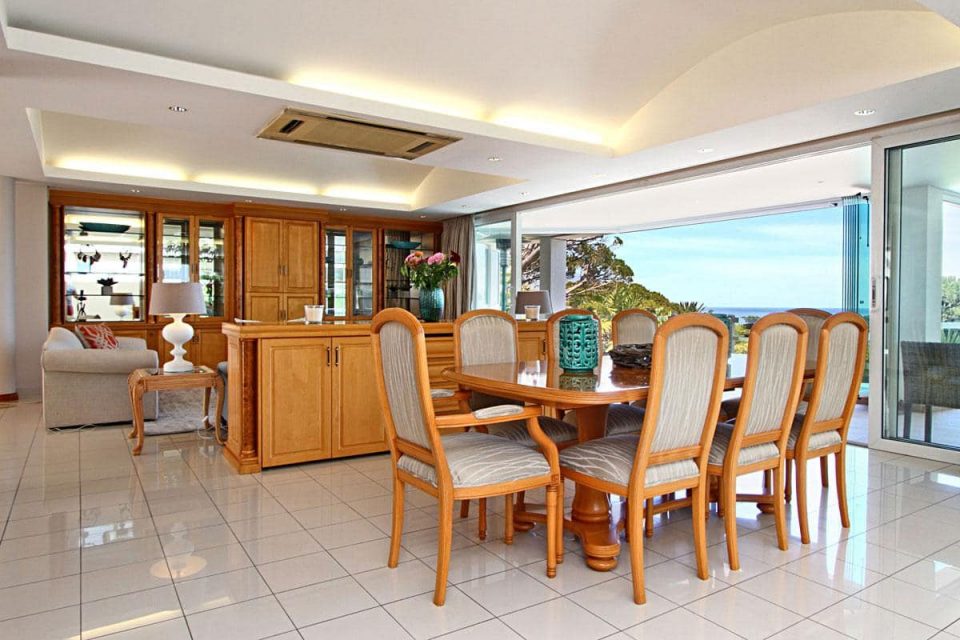 The Meadows - Dining area