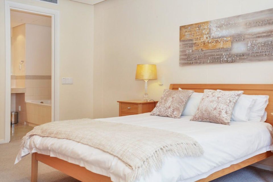 101 Faulconier -Master bedroom with en-suite