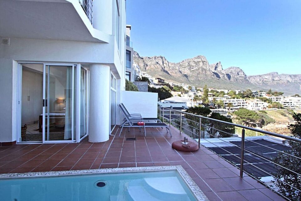 Camps Bay Terrace Suite - Balcony & mountain view
