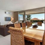 Cape Blue - Dining area