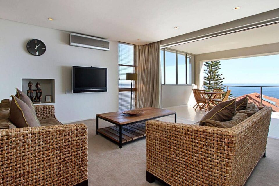 Cape Blue - Living area in master bedroom