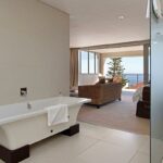 Cape Blue - En-suite to master bedroom