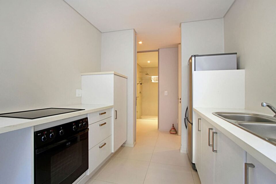 Cape Blue - Kitchen (downstairs)