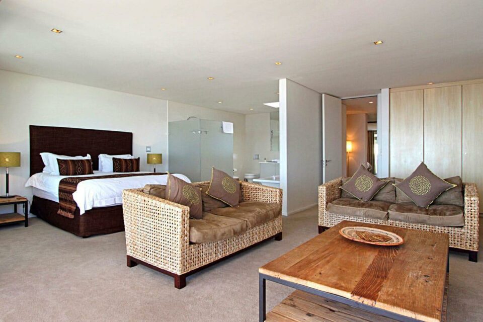 Cape Blue - Master bedroom & en suite