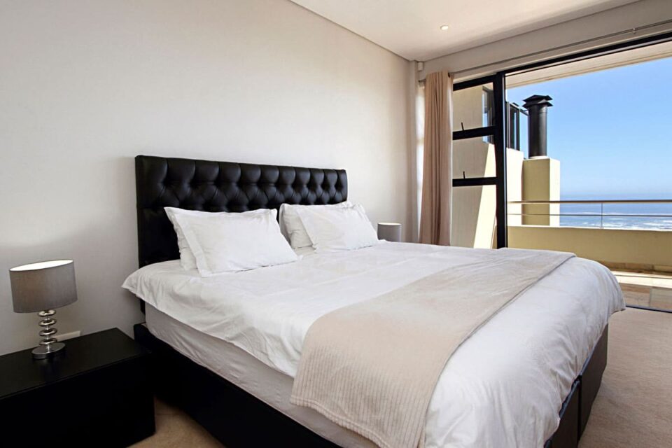 Medburn Views Penthouse - Second bedroom