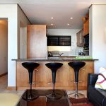 Panorama Apartment - Kitchen counter & seating