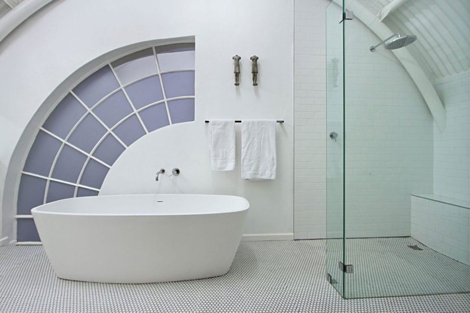 The Studios - En-Suite Bath