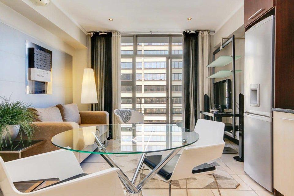 1700 Icon -  Dining area