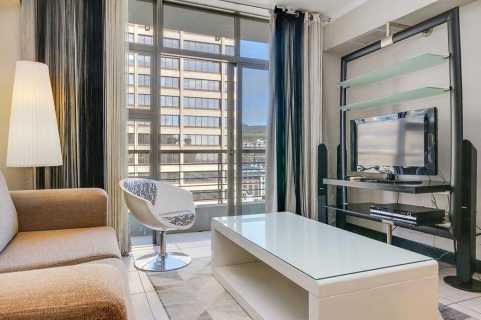 1700 Icon - Living area with TV