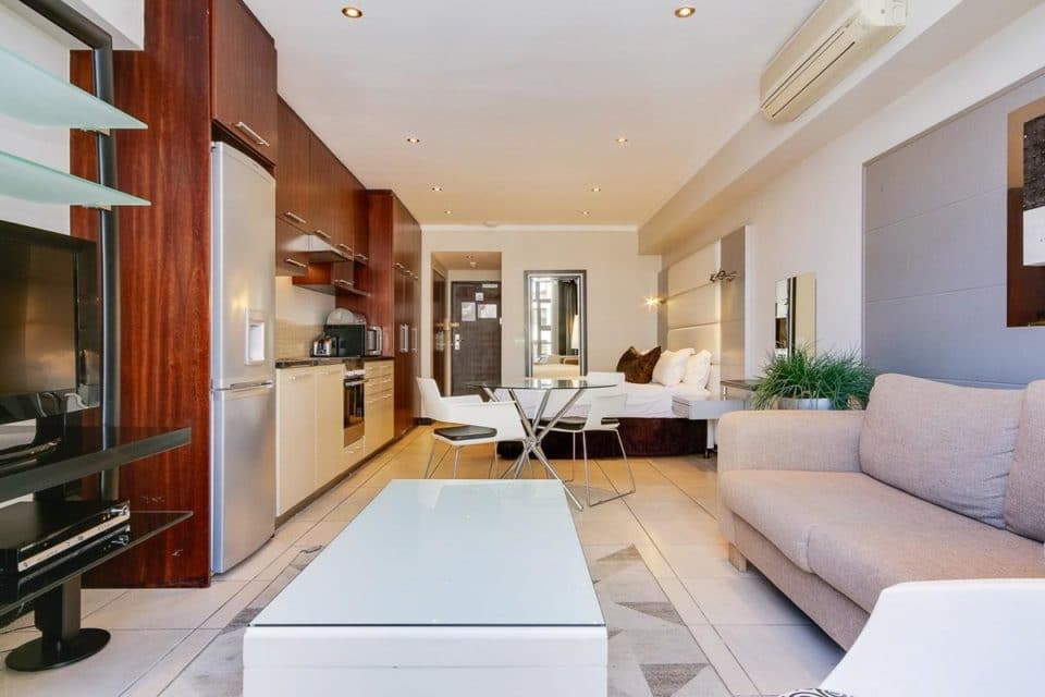 1700 Icon - Living & kitchen area