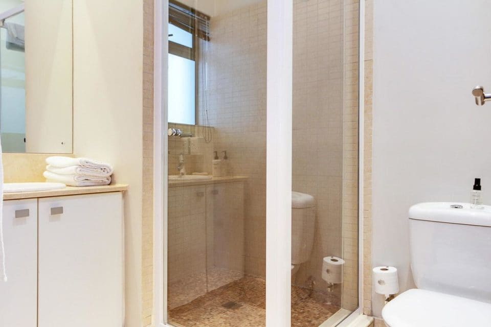 1700 Icon - Bathroom