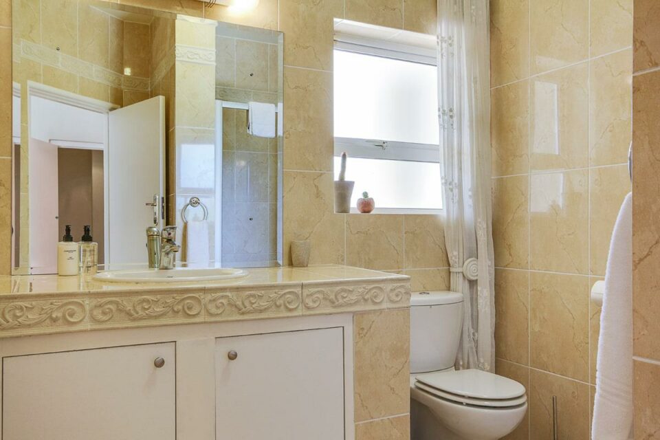 100 Geneva - En-suite