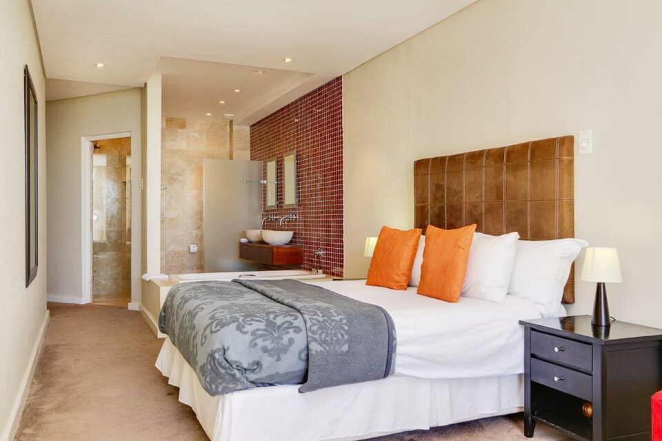 100 Geneva - Fourth bedroom