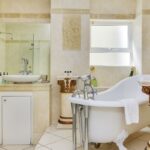 100 Geneva - En-suite to master bedroom