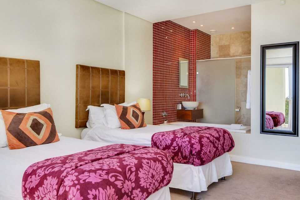 100 Geneva - Fifth bedroom