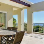 100 Geneva - Balcony with sea view