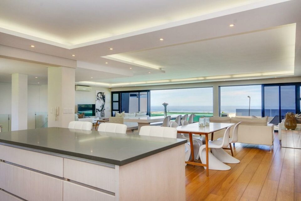 Malindi - Kitchen to lounge