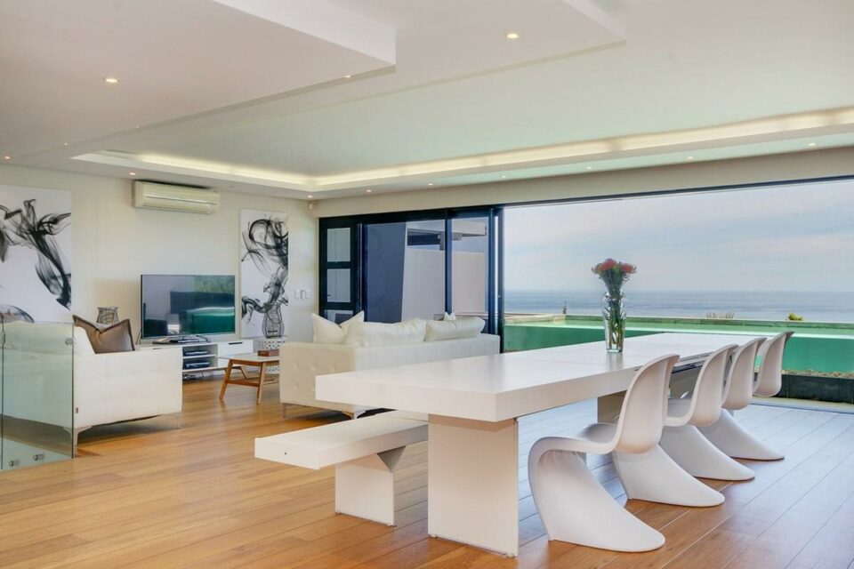 Malindi - Dining Room & Lounge