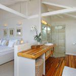 48 Brook - Master bedroom with en-suite bathroom