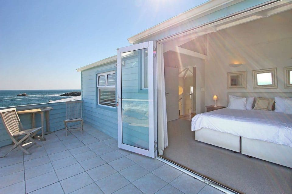 48 Brook - Master bedroom with deck