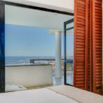 Bali Luxury Suite C - Master bedroom & sea views