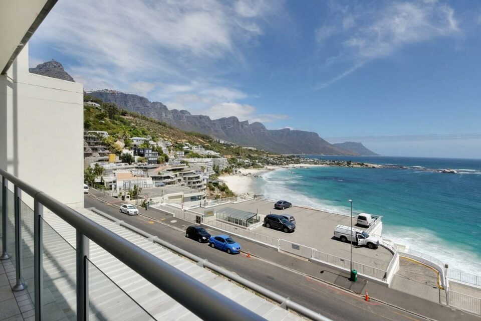 Dunmore Apartment - Clifton Beach Views