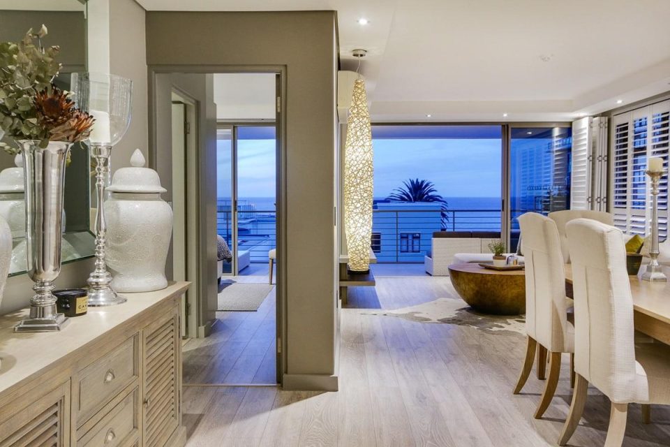 Fairmont 204 - Dining Room with view