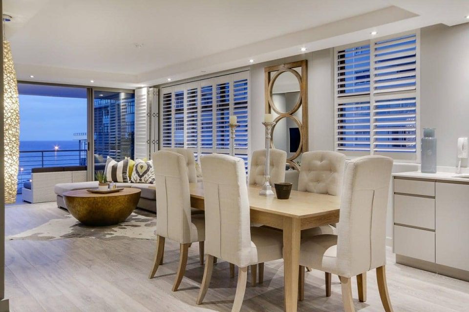 Fairmont 204 - Dining Room Table