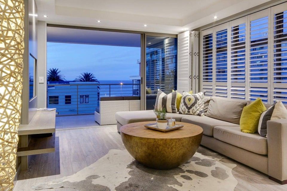 Fairmont 204 - Lounge with view