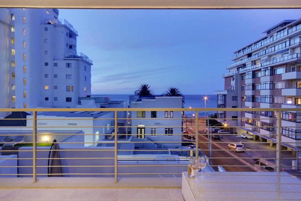 Fairmont 204 - Balcony front view