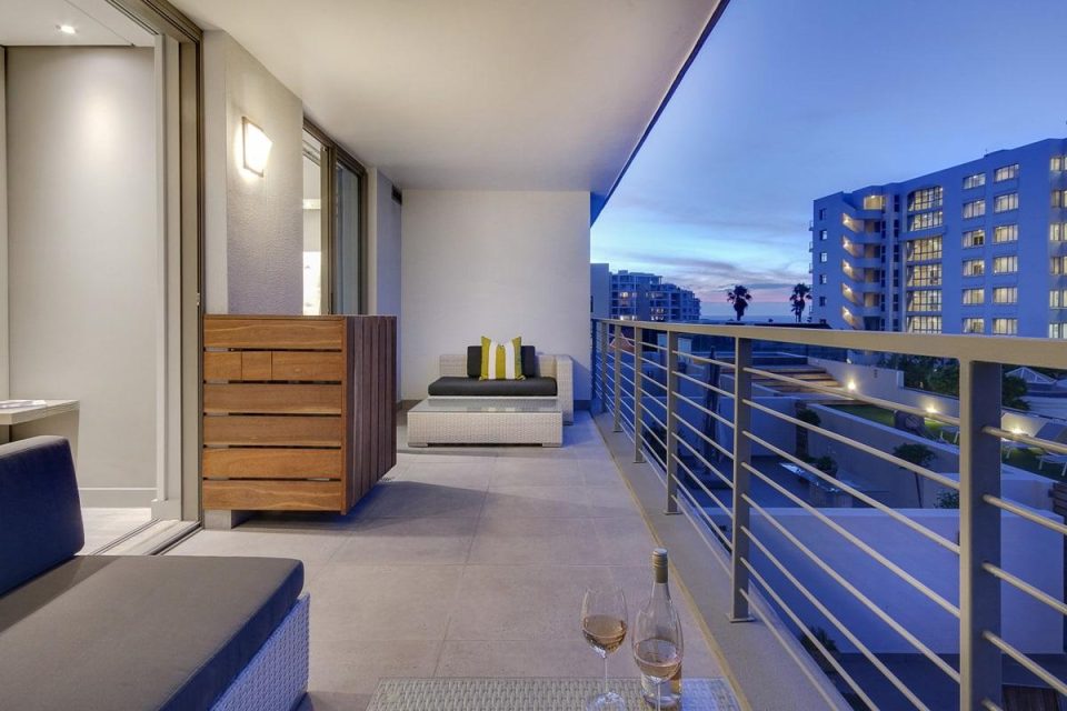 Fairmont 204 - Balcony Left