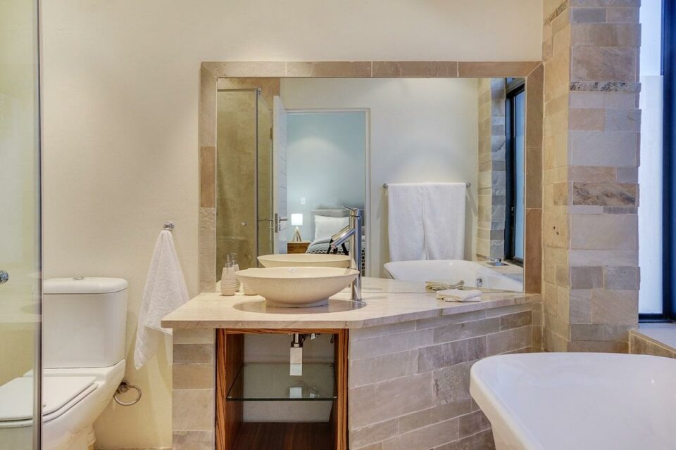 Harrier Place - Ensuite Bathroom