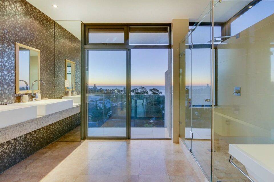 Harrier Place - Master Bathroom