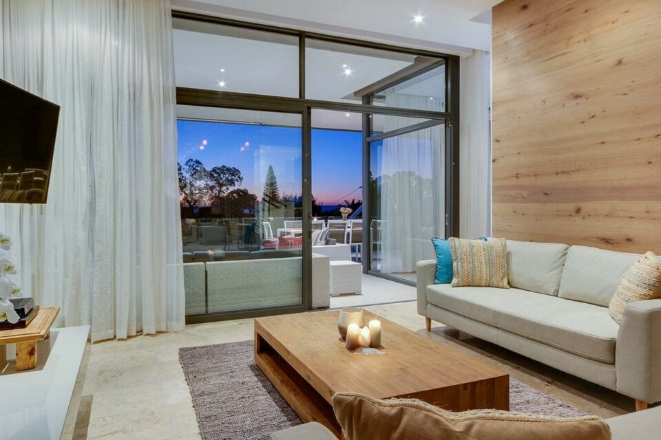 Harrier Place - Lounge