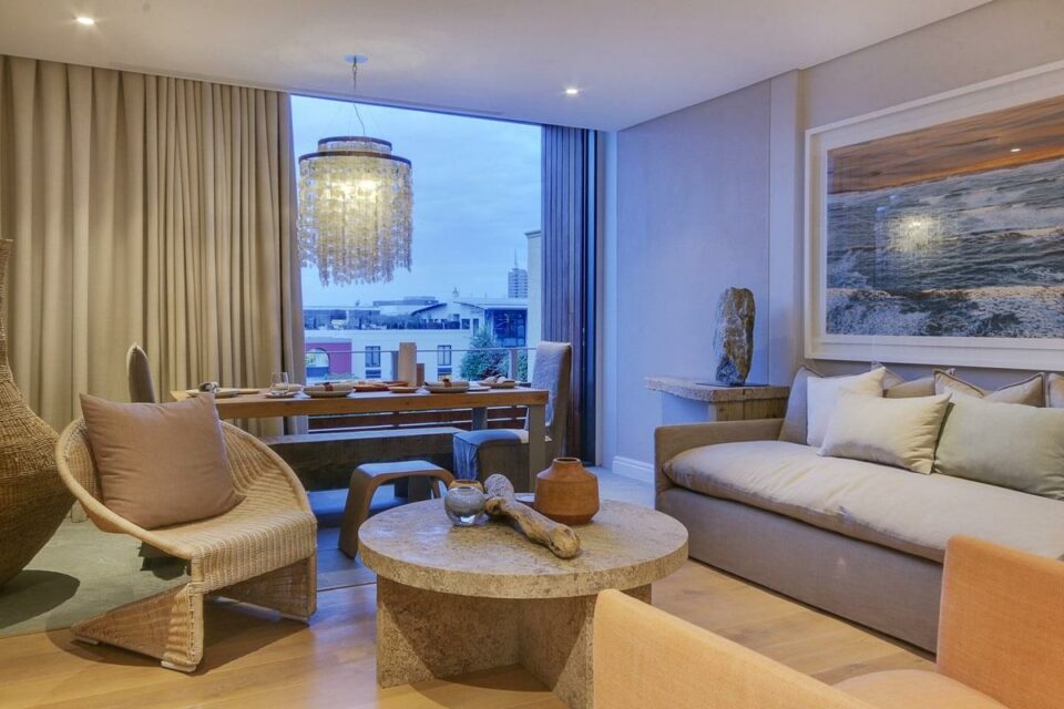 Loader B - Living & dining area