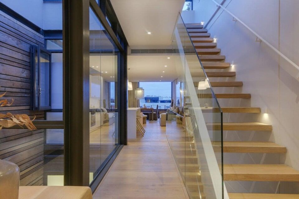 Loader B - Entrance hall