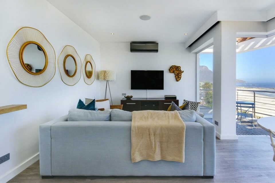 Modoco - Kitchen to Lounge