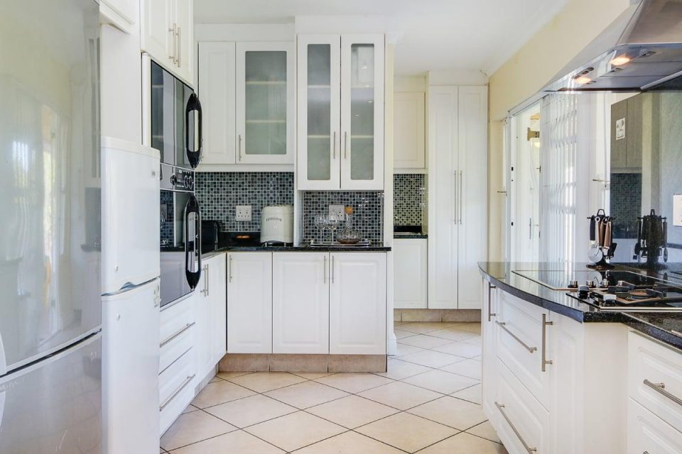 almond-villa-38785351