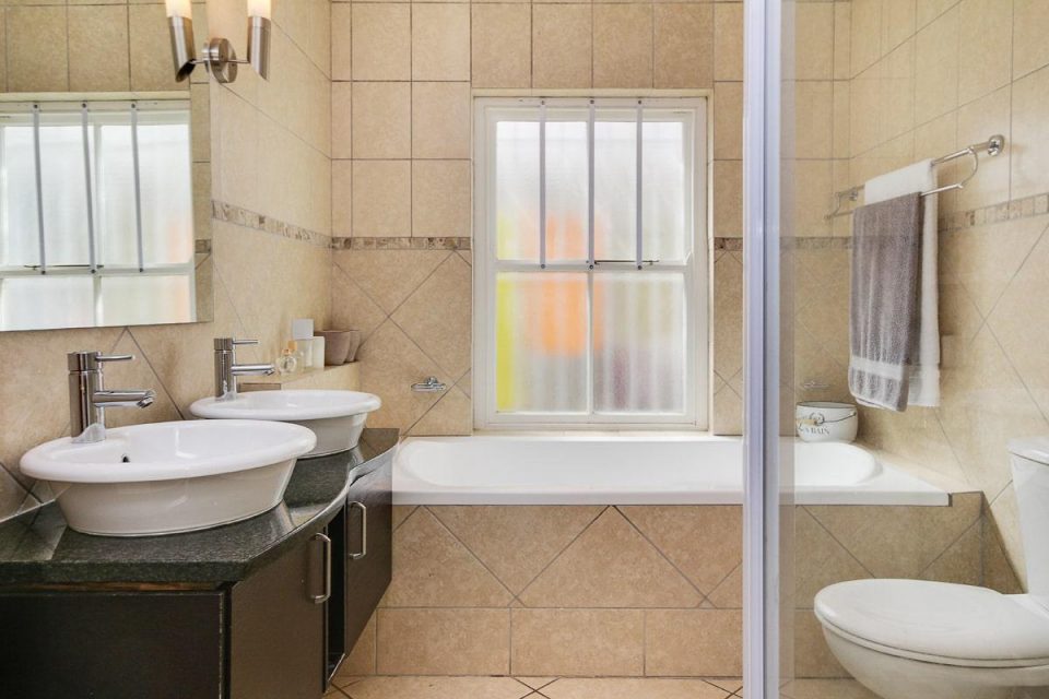 almond-villa-38785357