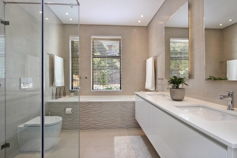 44 Hely - En-suite to second bedroom