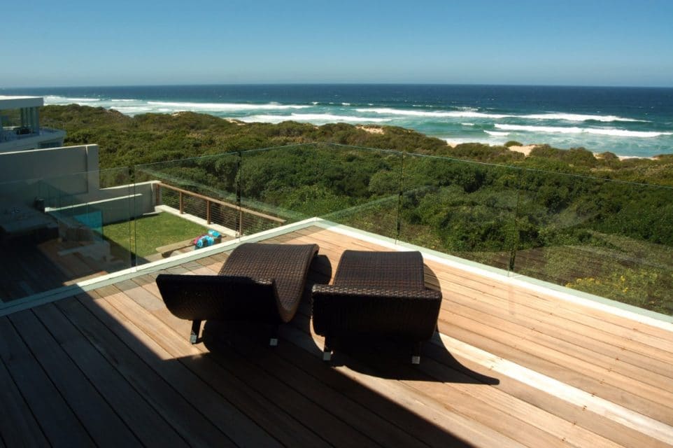 home-by-the-sea-41618778