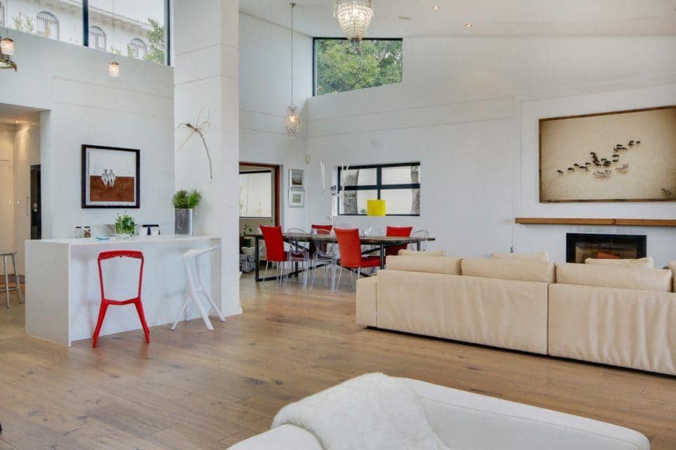 Hely Villa - Kitchen & living area