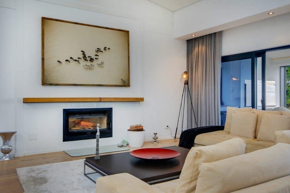 Hely Villa - Living area & fire place