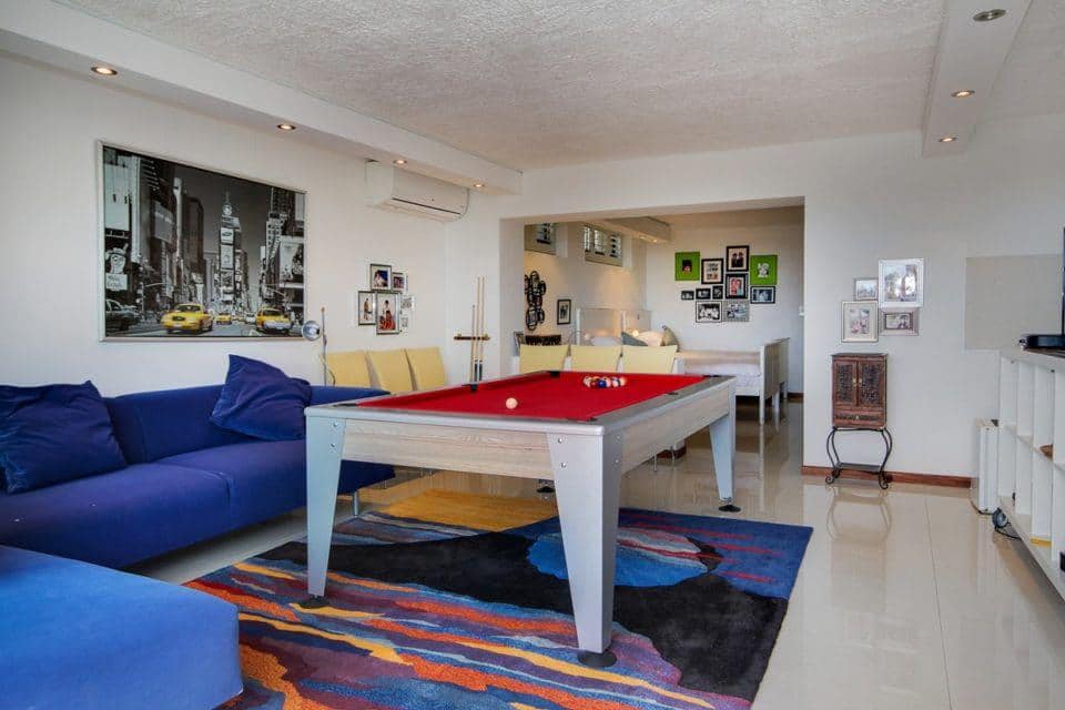 Hely Villa - Pool table